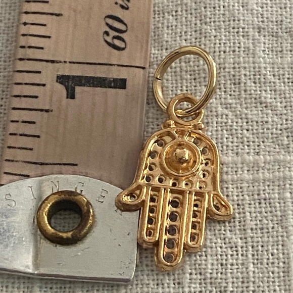 5/$10❤️❤️❤️NEW ROSE GOLD TONE ALLOY HAMSA HAND CHARM PENDANT - Picture 2 of 2